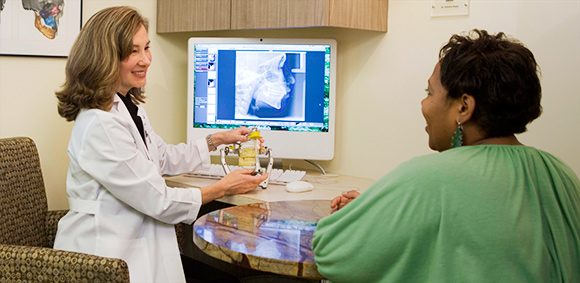 Dr. Maull in consult